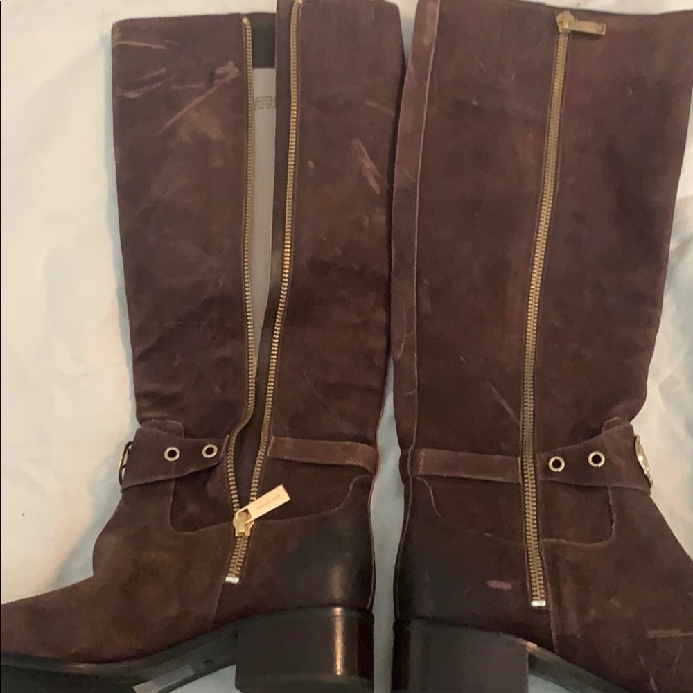 Boots - Picture 2 of 7